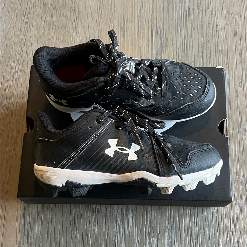 Under Armour Kids Black Athletic Cleats